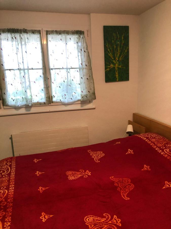 Bed and Breakfast Mona'S Sleep & Go Buren  Esterno foto