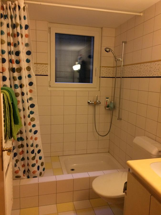 Bed and Breakfast Mona'S Sleep & Go Buren  Esterno foto